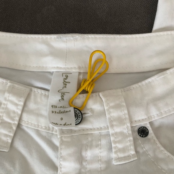 London Jean white jeans. Boot cut. Preowned. - Picture 10 of 16